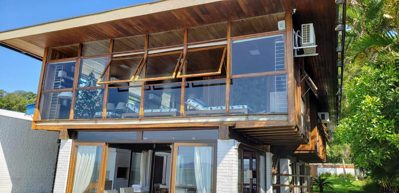 Casa Renaux Beira Mar 641,14m2 - Cabeçudas / Itajaí