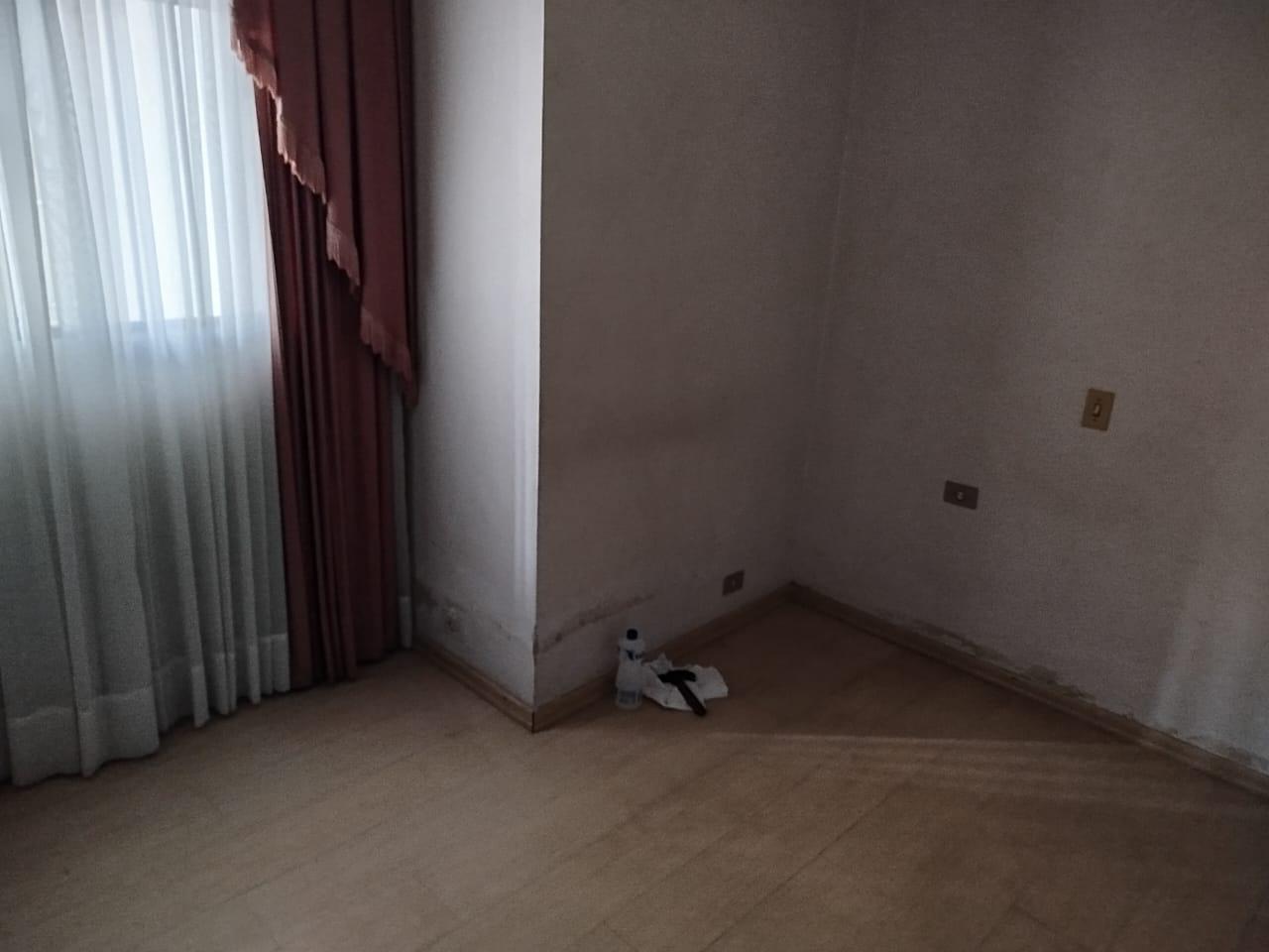 Terreno 330m² com Duas Casas - Colombo, PR