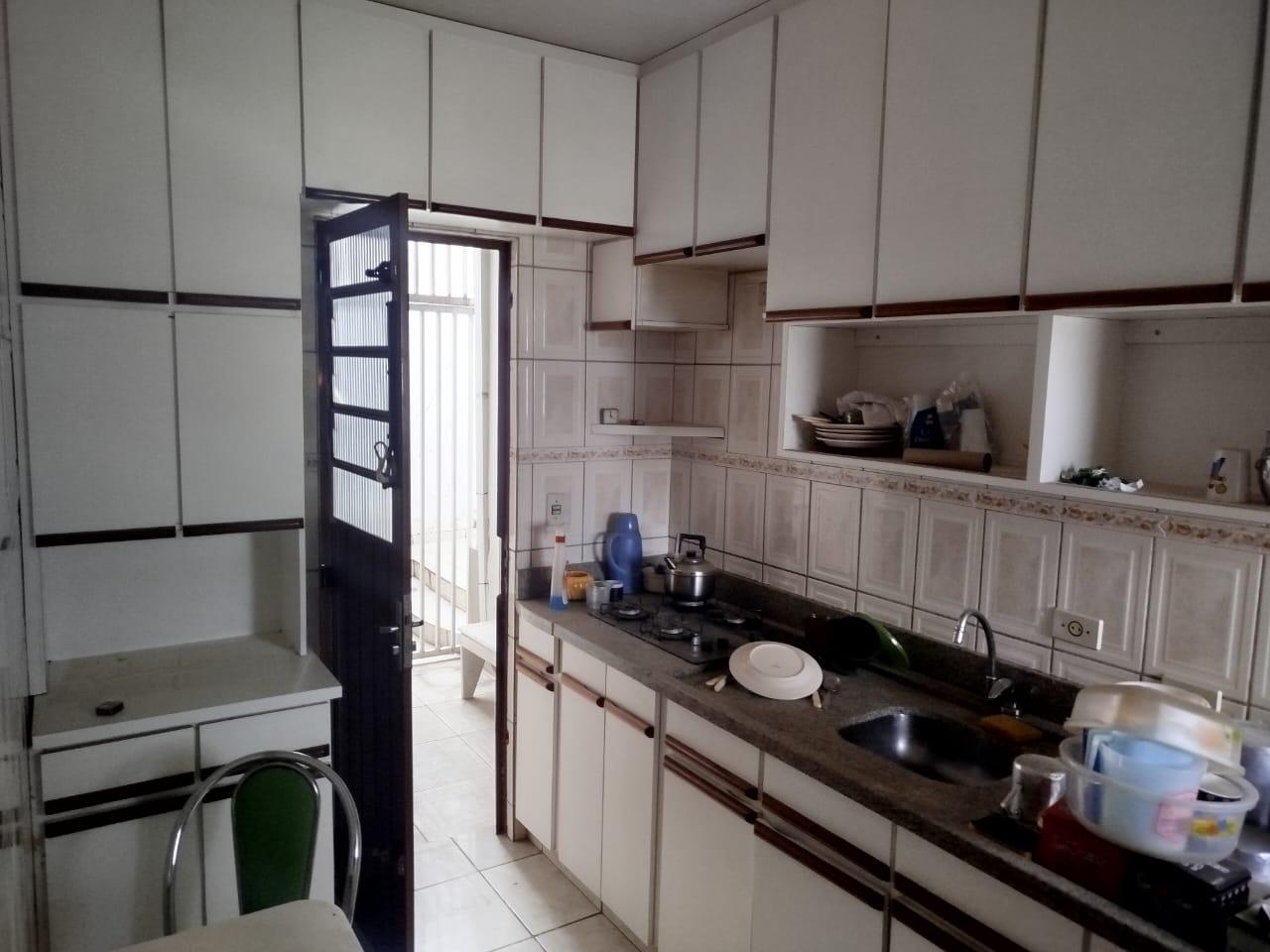 Terreno 330m² com Duas Casas - Colombo, PR