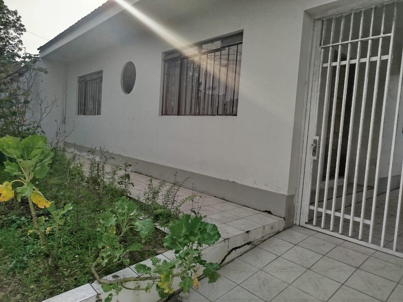 Terreno 330m² com Duas Casas - Colombo, PR