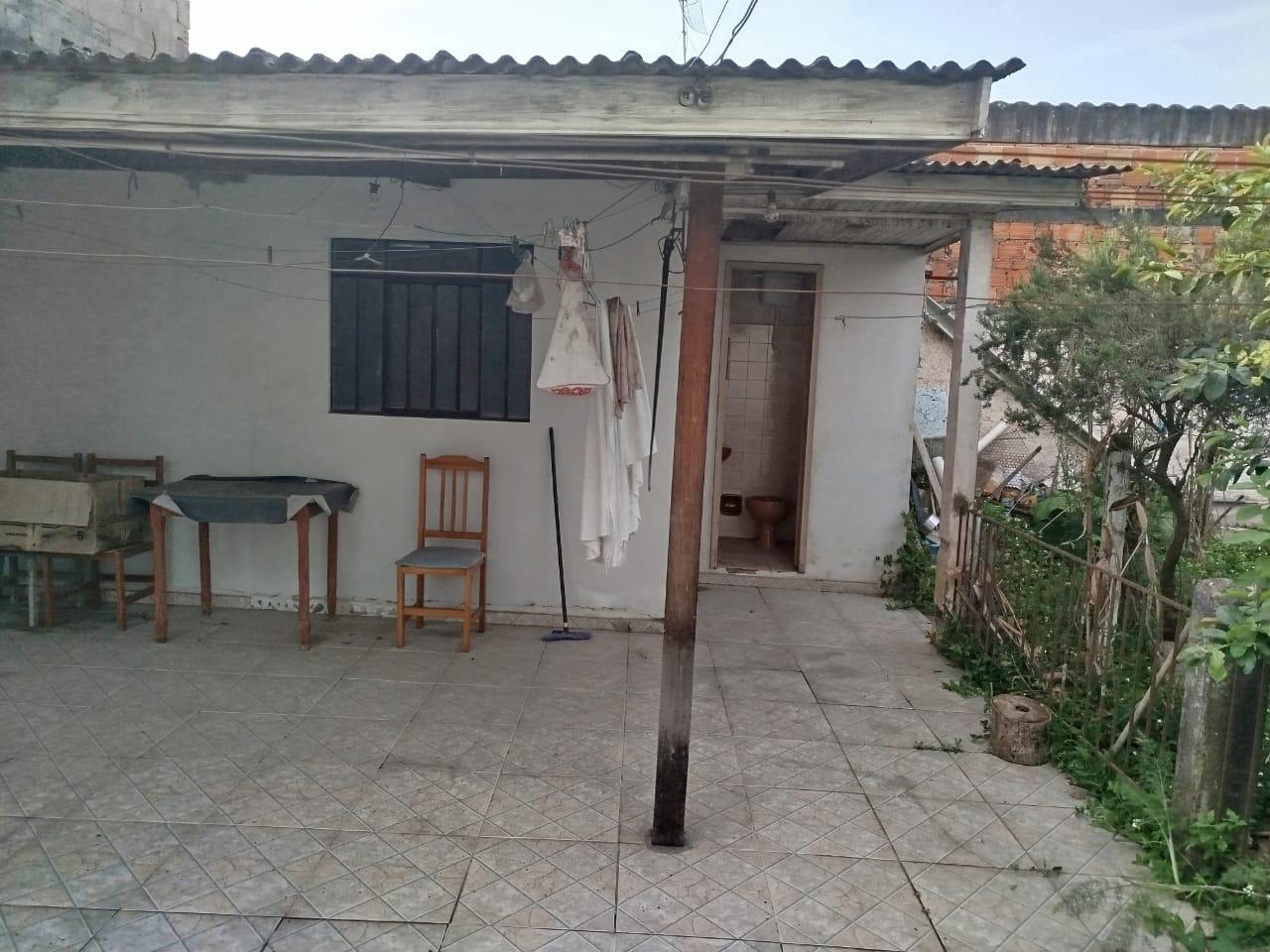 Terreno 330m² com Duas Casas - Colombo, PR