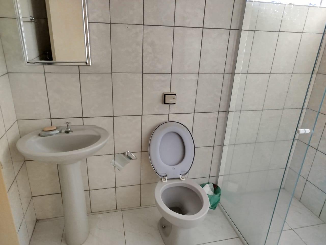 Terreno 330m² com Duas Casas - Colombo, PR