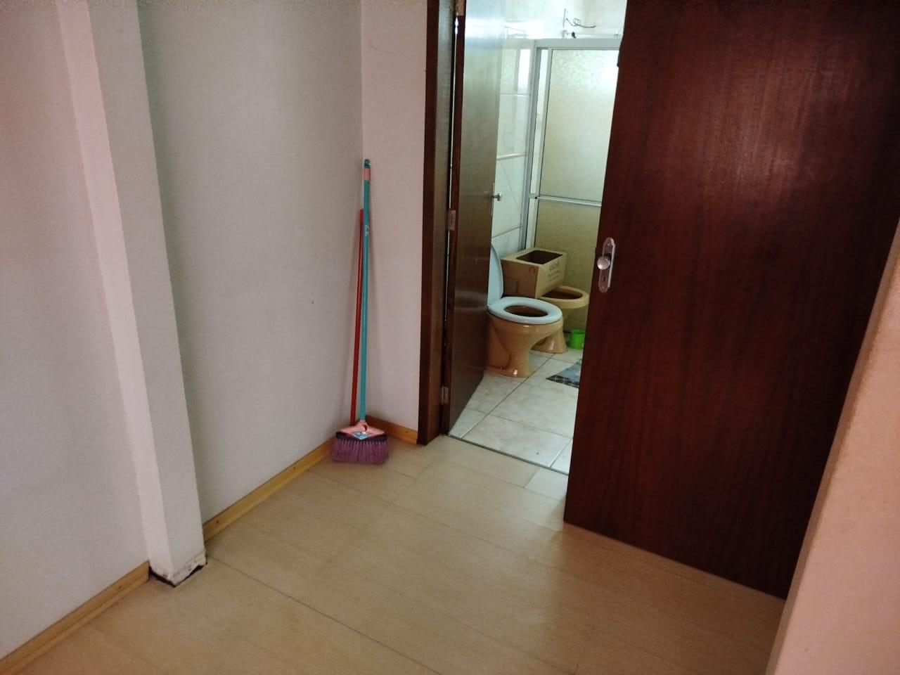 Terreno 330m² com Duas Casas - Colombo, PR