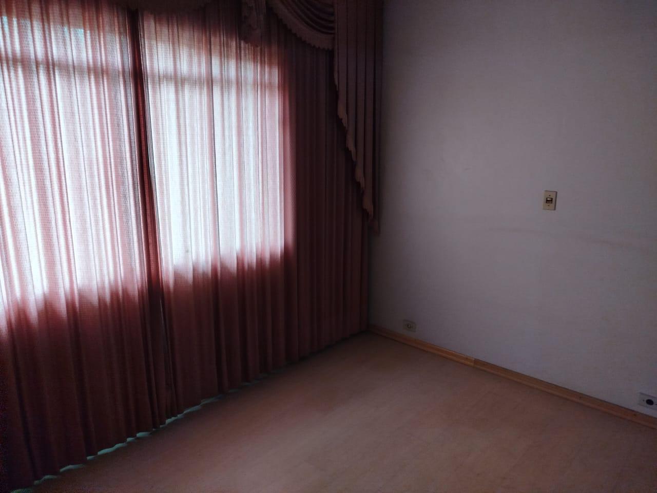 Terreno 330m² com Duas Casas - Colombo, PR