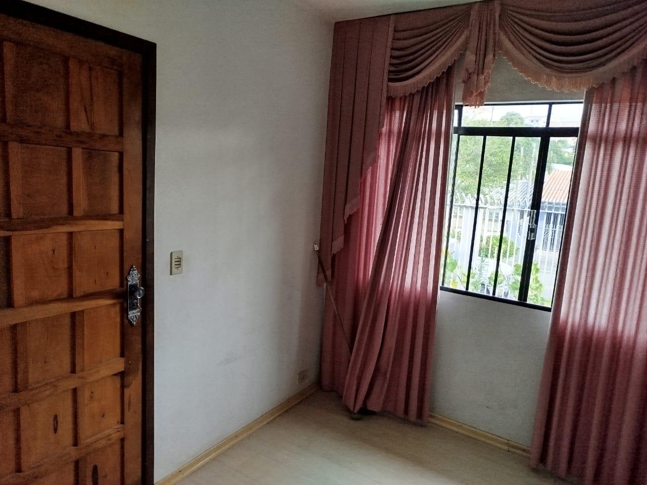Terreno 330m² com Duas Casas - Colombo, PR
