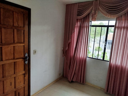 Terreno 330m² com Duas Casas - Colombo, PR
