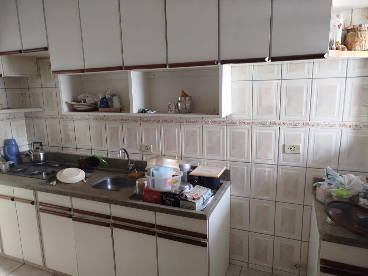 Terreno 330m² com Duas Casas - Colombo, PR