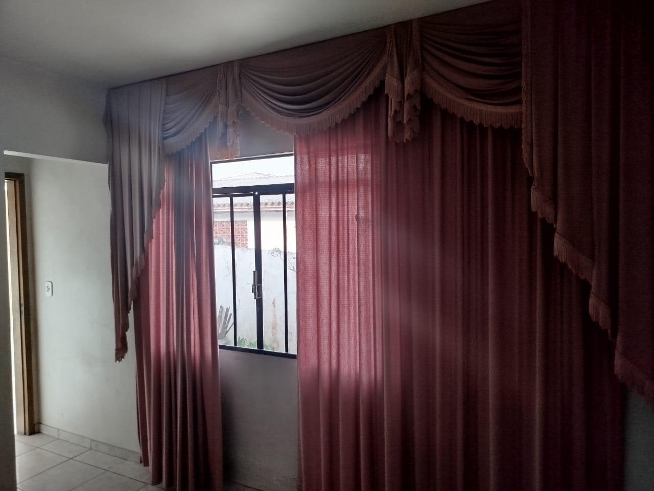 Terreno 330m² com Duas Casas - Colombo, PR