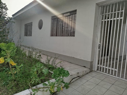 Terreno 330m² com Duas Casas - Colombo, PR