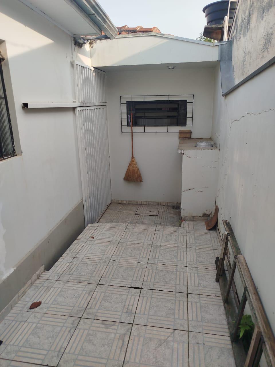 Terreno 330m² com Duas Casas - Colombo, PR