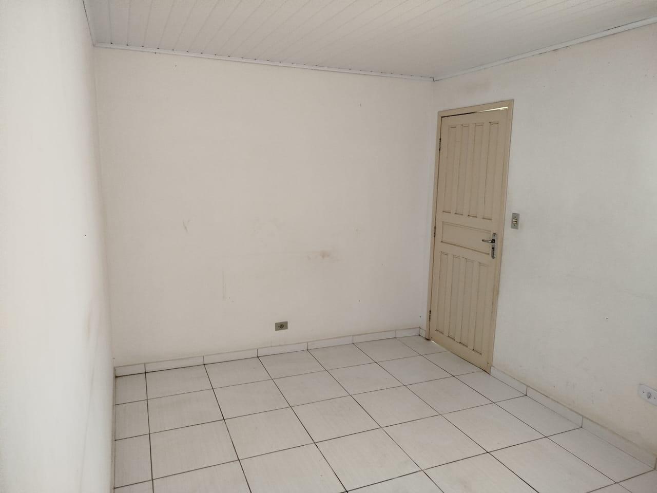 Terreno 330m² com Duas Casas - Colombo, PR